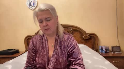 Snapshot of galatea_2025 chatting on October 19, 4:18 pm galatea_2025 online show from October 19, 4:18 pm