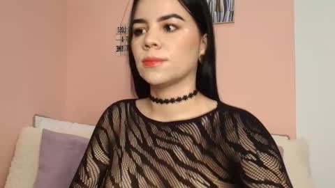 Snapshot of galayounng_ chatting on October 6, 11:07 am Gala Y online show from October 6, 11:07 am