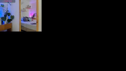 Snapshot of gallilea_marquez_ chatting on July 16, 5:52 pm Galilea online show from July 16, 5:52 pm