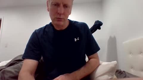 Snapshot of gamerboy200 chatting on December 18, 3:34 am gamerboy200 online show from December 18, 3:34 am