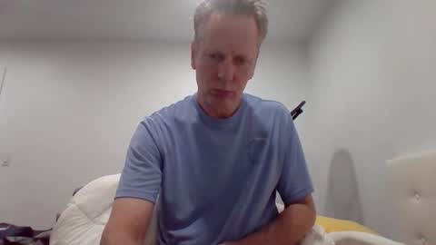 Snapshot of gamerboy200 chatting on January 16, 2:26 am gamerboy200 online show from January 16, 2:26 am