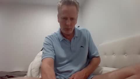 Snapshot of gamerboy200 chatting on February 26, 1:37 am gamerboy200 online show from February 26, 1:37 am