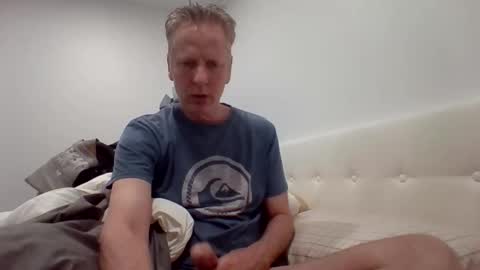 Snapshot of gamerboy200 chatting on March 24, 12:48 am gamerboy200 online show from March 24, 12:48 am