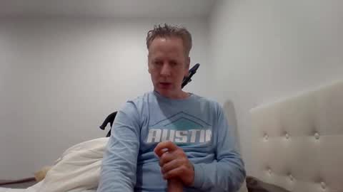 Snapshot of gamerboy200 chatting on April 2, 1:20 pm gamerboy200 online show from April 2, 1:20 pm