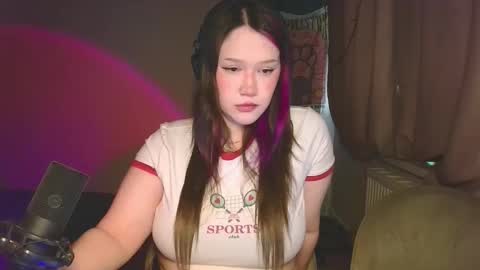 Snapshot of gamergirl01 chatting on February 25, 10:03 am Alex brb in 2 hours online show from February 25, 10:03 am