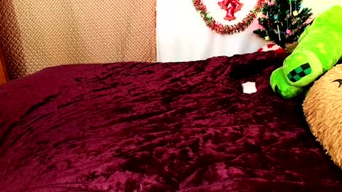 GamerGirlRoxy online show from December 13, 10:13 pm