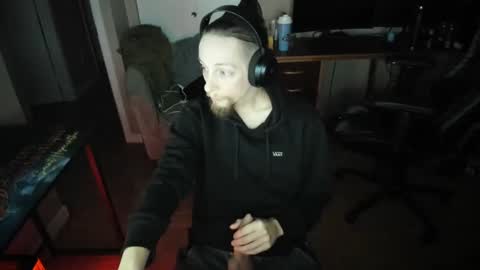 Snapshot of gamingpleasure chatting on December 25, 9:56 am GamingPleasure online show from December 25, 9:56 am