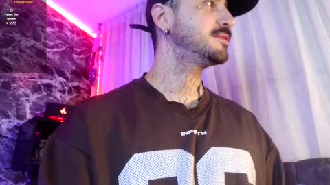 Chris  Dont forget to gift me thumb up Its very important to me and makes me happy AF  online show from November 1, 6:37 am