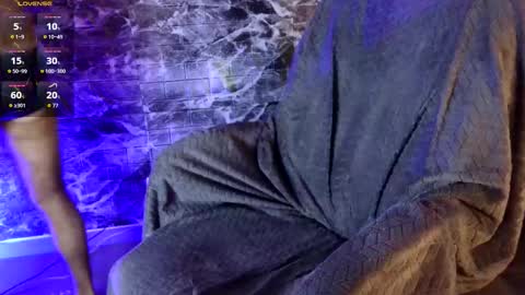 Chris  Dont forget to gift me thumb up Its very important to me and makes me happy AF  online show from November 11, 6:57 am