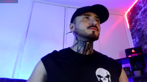 Chris  Dont forget to gift me thumb up Its very important to me and makes me happy AF  online show from November 24, 6:46 am