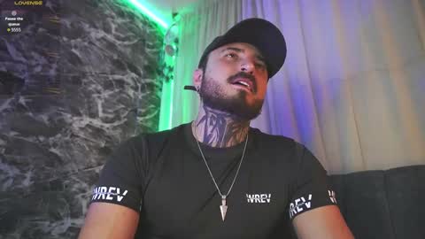 Snapshot of garbel09 chatting on March 27, 6:52 am Chris Dont forget to gift me thumb up Its very important to me and makes me happy AF online show from March 27, 6:52 am