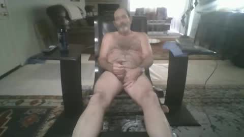 Snapshot of garbwild chatting on January 15, 4:21 pm GarBwild online show from January 15, 4:21 pm
