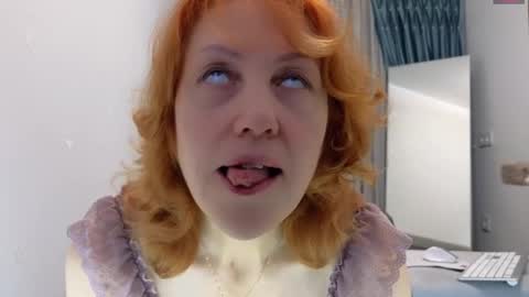 Snapshot of gardner_ava chatting on December 18, 7:03 am Ava online show from December 18, 7:03 am