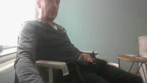 Snapshot of garou75 chatting on January 6, 11:47 am garou75 online show from January 6, 11:47 am