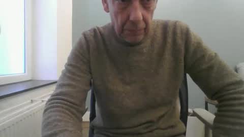 Snapshot of garou75 chatting on February 17, 7:16 am garou75 online show from February 17, 7:16 am