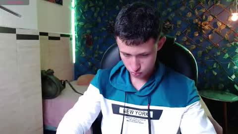 garuo_18 online show from November 16, 3:12 am