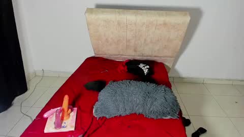 gatita13333321 online show from February 2, 1:12 am