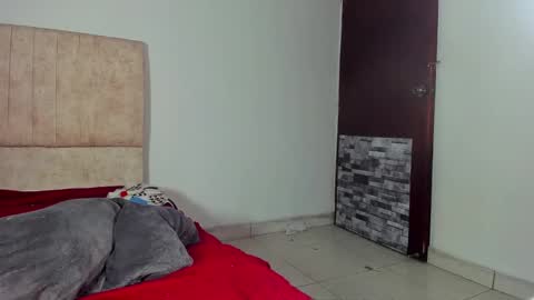 gatita13333321 online show from February 6, 2:00 am