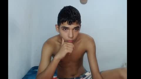 Snapshot of gato_fresa chatting on October 19, 9:54 am gato_fresa online show from October 19, 9:54 am
