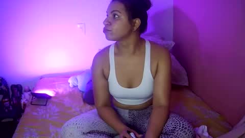 Snapshot of gatubelahotxxx chatting on February 5, 3:11 am gatubelahotxxx online show from February 5, 3:11 am