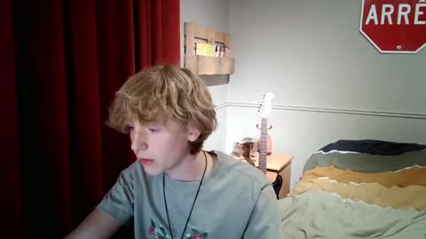 Snapshot of gayblondboy chatting on October 25, 11:10 pm gayblondboy online show from October 25, 11:10 pm