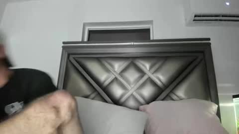 Snapshot of gayndepressed chatting on January 7, 1:30 am Trace online show from January 7, 1:30 am