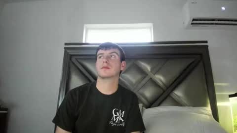 Snapshot of gayndepressed chatting on January 12, 11:32 pm Trace online show from January 12, 11:32 pm