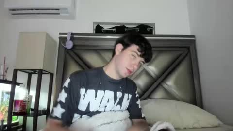 Snapshot of gayndepressed chatting on April 16, 3:51 am Trace online show from April 16, 3:51 am
