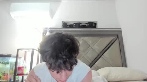 Snapshot of gayndepressed chatting on April 18, 8:07 am Trace online show from April 18, 8:07 am