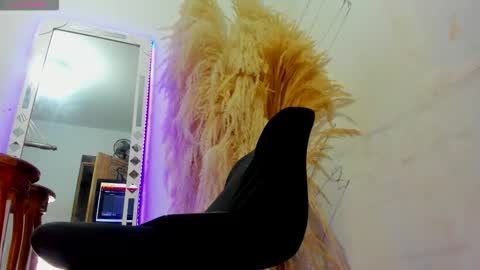 Snapshot of gaze_dream chatting on January 18, 8:01 pm HAN online show from January 18, 8:01 pm