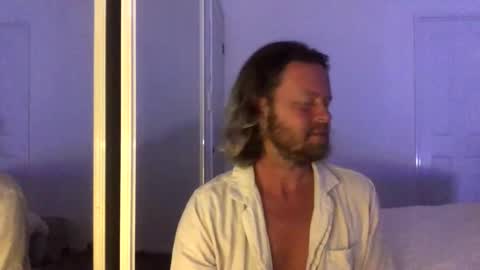 Snapshot of gcsurfer81 chatting on October 21, 8:37 am gcsurfer81 online show from October 21, 8:37 am