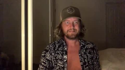 Snapshot of gcsurfer81 chatting on October 22, 8:47 am gcsurfer81 online show from October 22, 8:47 am