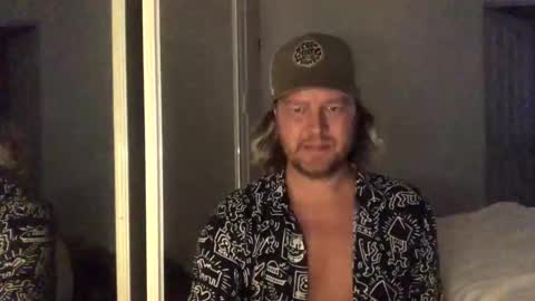 Snapshot of gcsurfer81 chatting on November 1, 9:44 am gcsurfer81 online show from November 1, 9:44 am