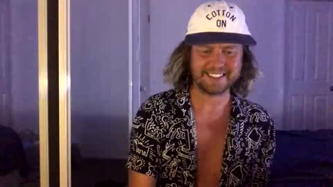 Snapshot of gcsurfer81 chatting on December 3, 9:07 am gcsurfer81 online show from December 3, 9:07 am