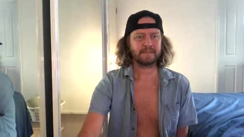 Snapshot of gcsurfer81 chatting on December 14, 7:25 am gcsurfer81 online show from December 14, 7:25 am