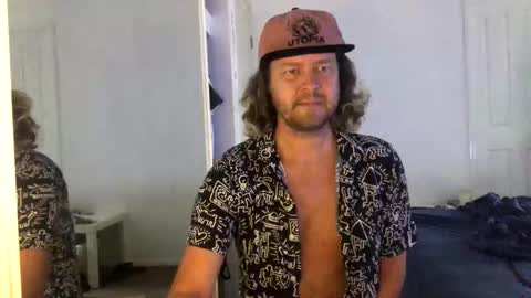 Snapshot of gcsurfer81 chatting on February 2, 7:18 am gcsurfer81 online show from February 2, 7:18 am