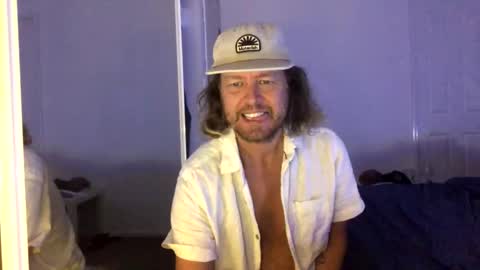 Snapshot of gcsurfer81 chatting on February 9, 8:51 am gcsurfer81 online show from February 9, 8:51 am