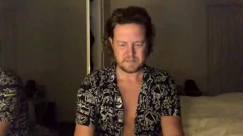 gcsurfer81 online show from May 13, 8:23 am