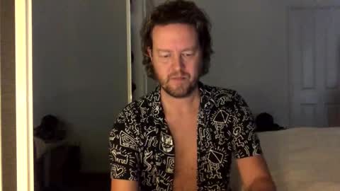 gcsurfer81 online show from May 18, 1:45 am