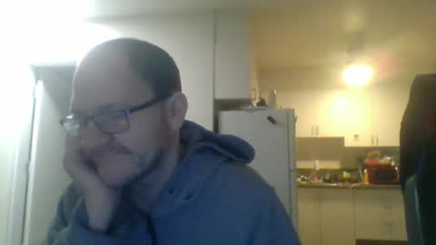 Snapshot of geekgamer41 chatting on April 3, 6:11 am geekgamer41 online show from April 3, 6:11 am