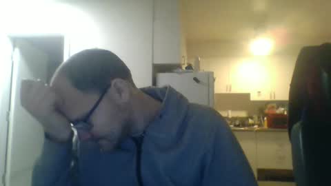 Snapshot of geekgamer41 chatting on April 4, 2:54 am geekgamer41 online show from April 4, 2:54 am