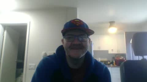 Snapshot of geekgamer41 chatting on April 4, 11:13 pm geekgamer41 online show from April 4, 11:13 pm