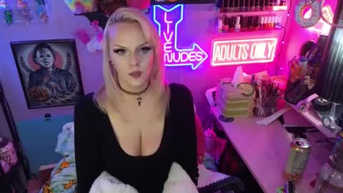 Snapshot of geishamonroe chatting on February 21, 3:40 am Geisha Monroe online show from February 21, 3:40 am