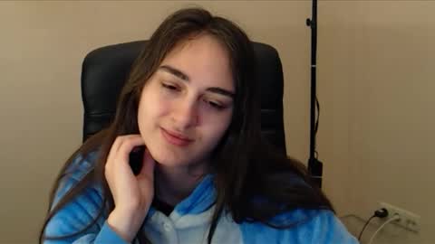 Snapshot of gemma_arterton chatting on February 6, 7:23 am Gemma online show from February 6, 7:23 am