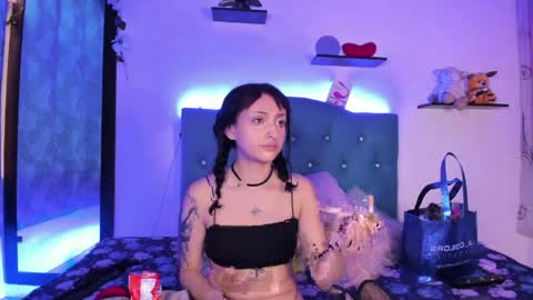 Snapshot of gemma_honey chatting on April 4, 1:19 pm Gemma online show from April 4, 1:19 pm