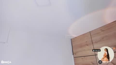 Snapshot of gemmacarter_ chatting on February 1, 10:55 pm    online show from February 1, 10:55 pm