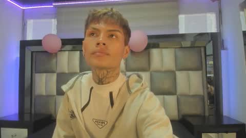 genesis_js online show from November 25, 8:09 pm