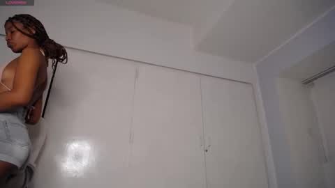 Snapshot of genesis_moretz chatting on December 11, 3:13 am GENESIS online show from December 11, 3:13 am