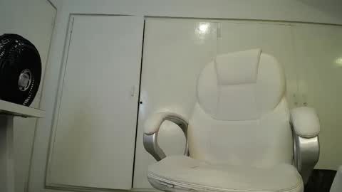 Snapshot of genesis_moretz chatting on January 21, 3:37 am GENESIS online show from January 21, 3:37 am