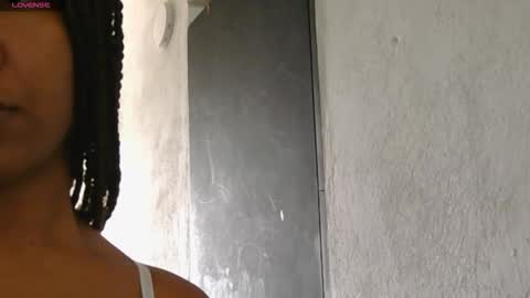 Snapshot of genesis_moretz chatting on February 23, 7:00 pm GENESIS online show from February 23, 7:00 pm